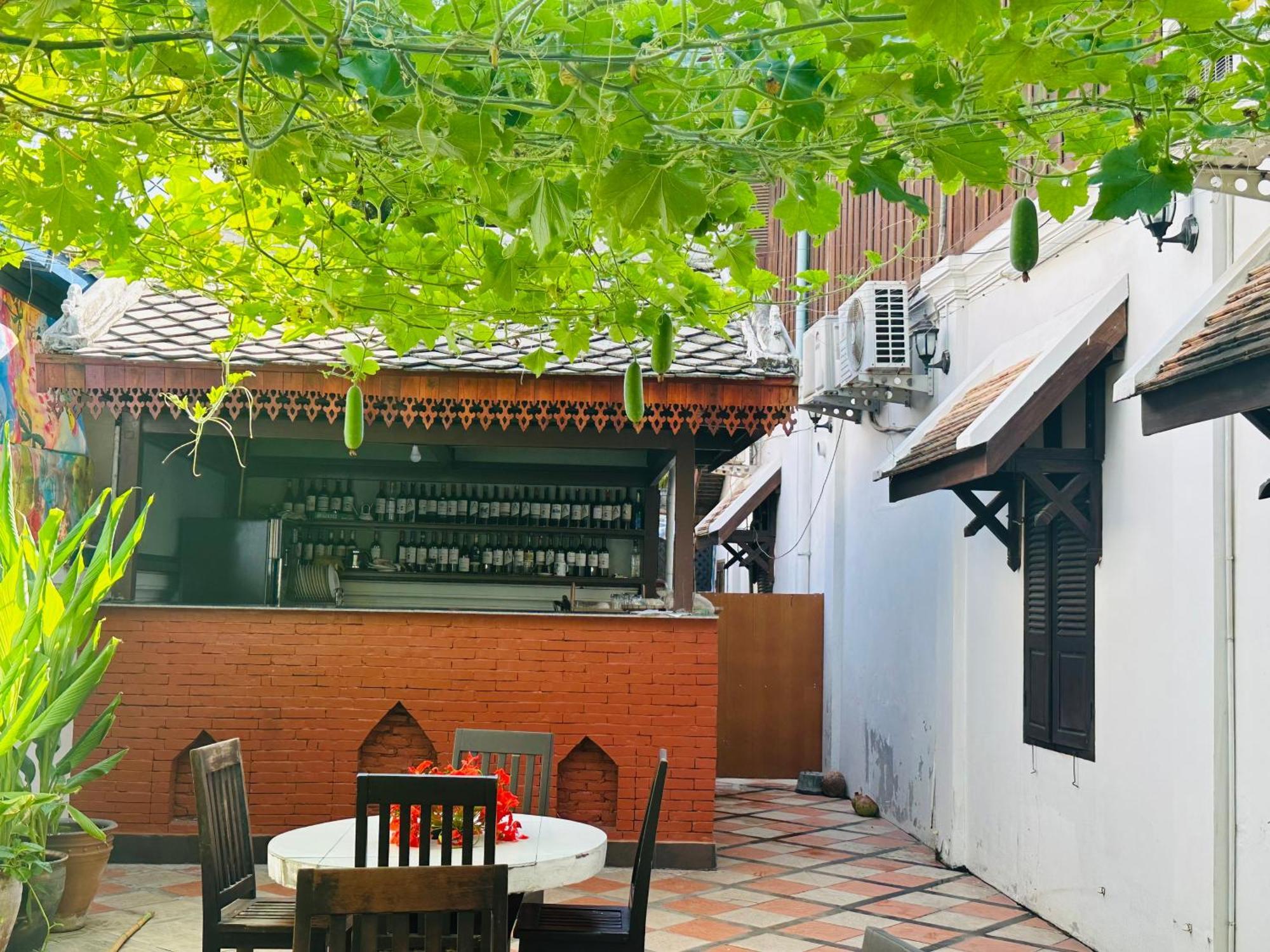 Thatsaphone Hotel Luang Prabang Exteriör bild