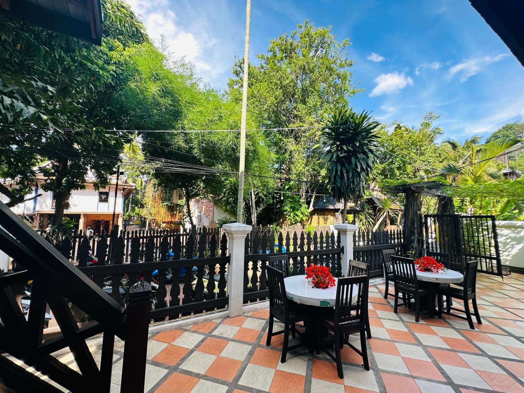 Thatsaphone Hotel Luang Prabang Exteriör bild