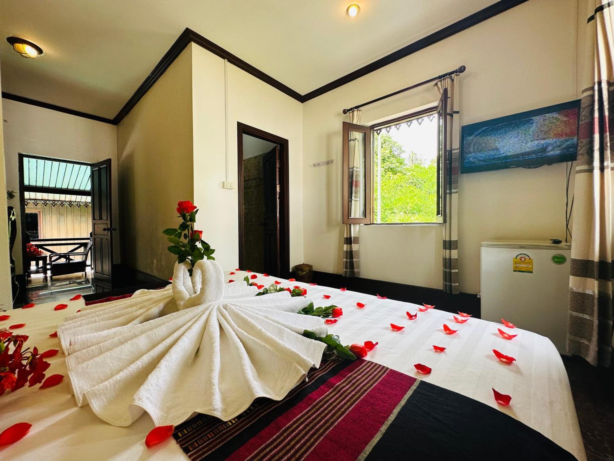 Thatsaphone Hotel Luang Prabang Exteriör bild