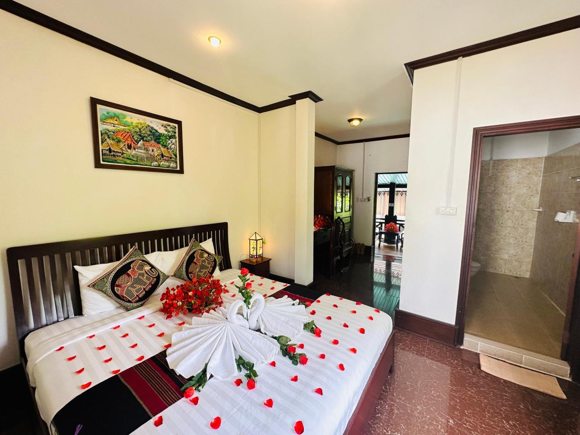 Thatsaphone Hotel Luang Prabang Exteriör bild