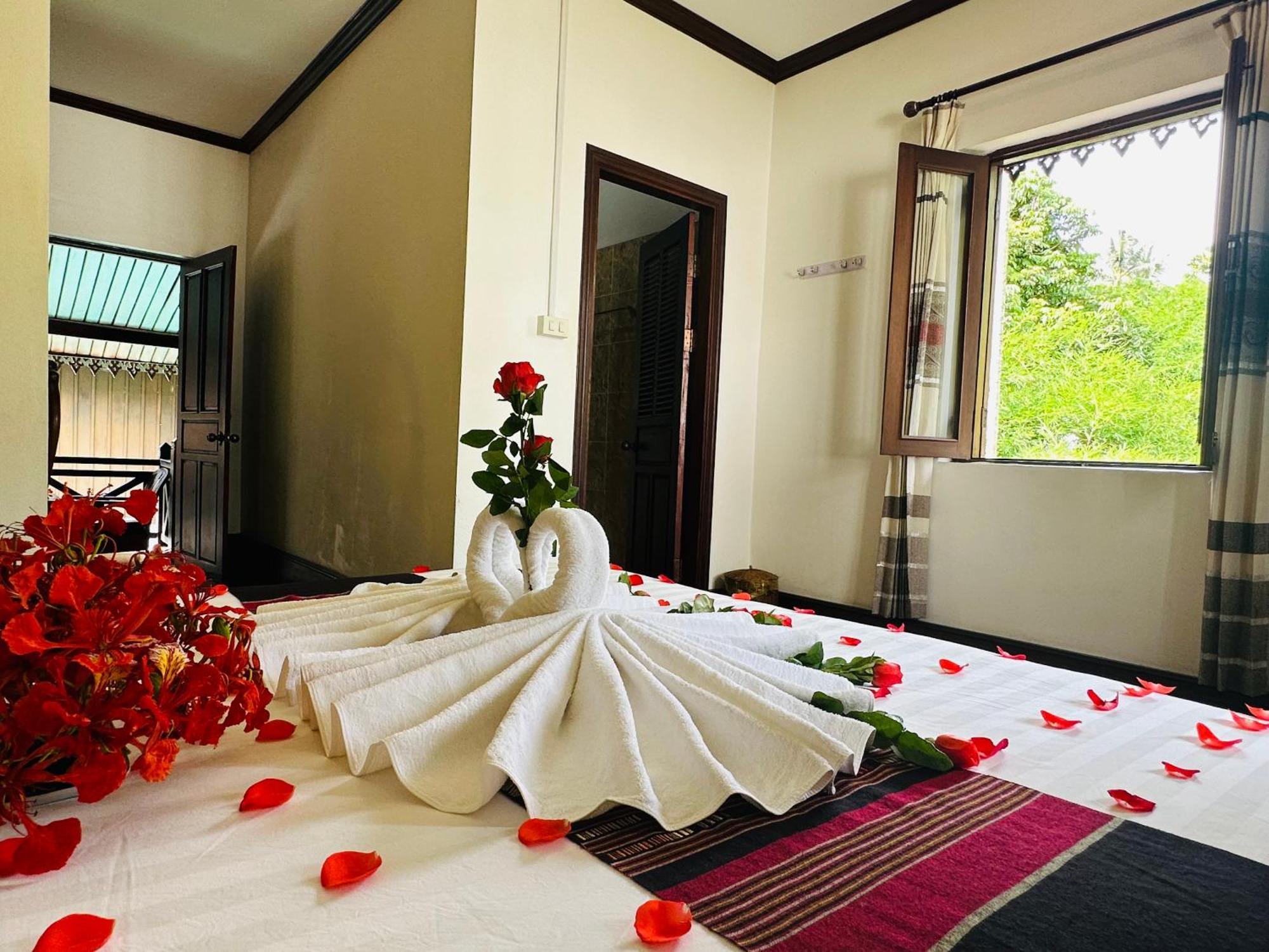 Thatsaphone Hotel Luang Prabang Exteriör bild