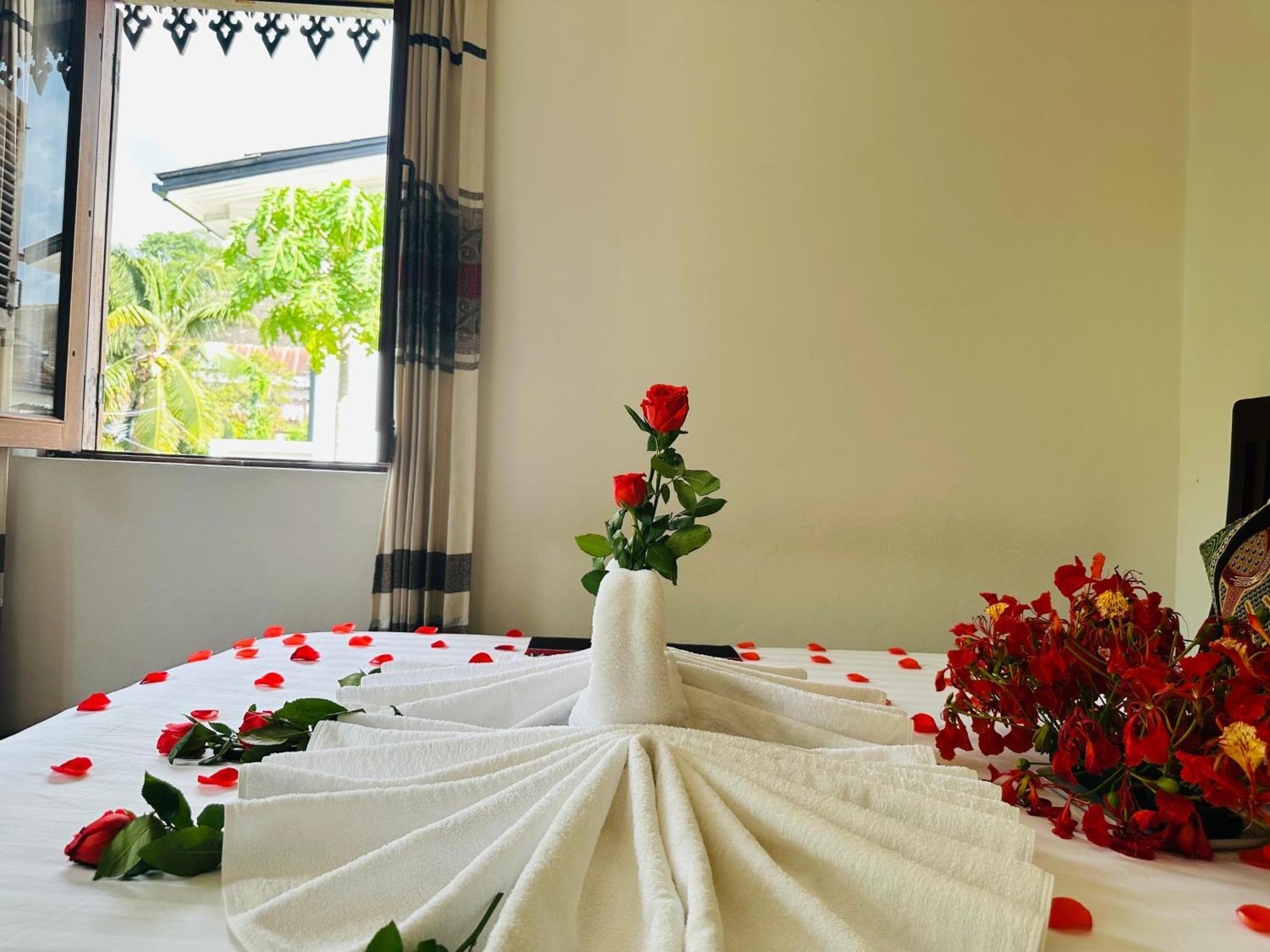 Thatsaphone Hotel Luang Prabang Exteriör bild