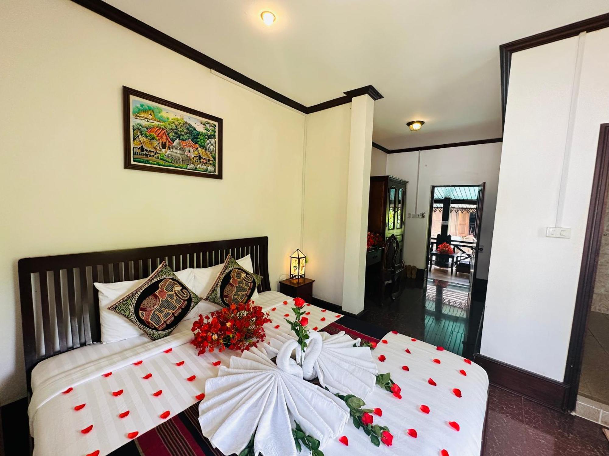 Thatsaphone Hotel Luang Prabang Exteriör bild