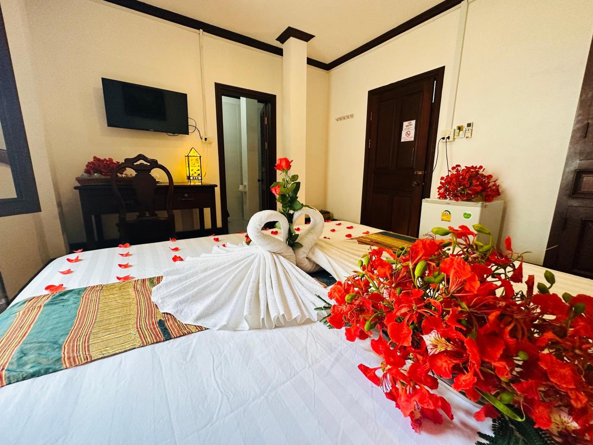 Thatsaphone Hotel Luang Prabang Exteriör bild